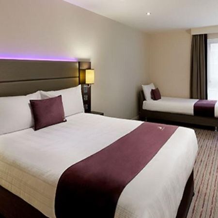 Premier Inn St. Neots Exteriör bild