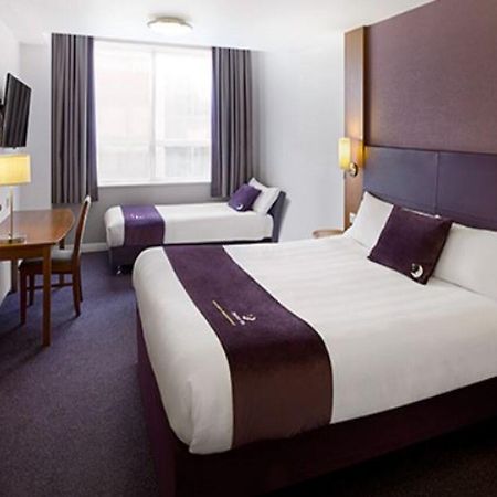 Premier Inn St. Neots Exteriör bild