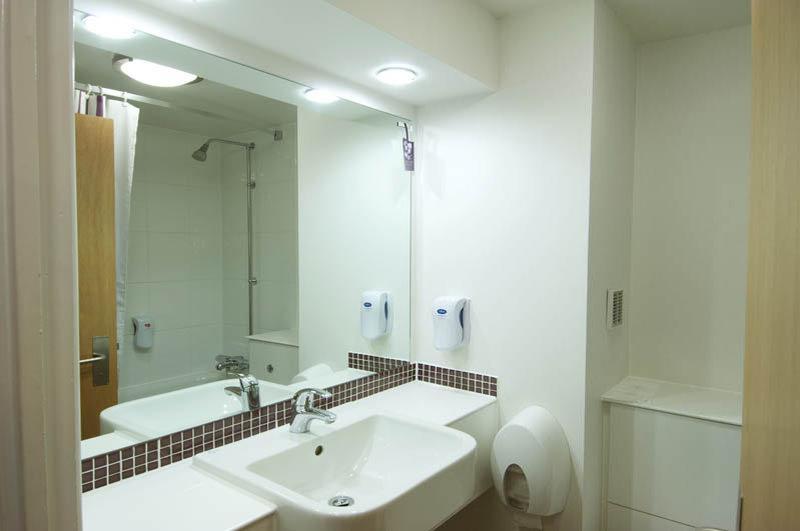 Premier Inn St. Neots Exteriör bild